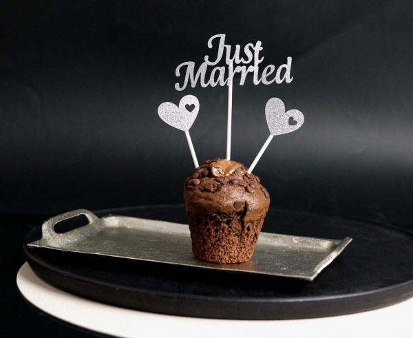 Pikery papierowe W&C Just Married, srebrne brokatowe, 5 szt., ślub, wesele - Godan S.A. zdjęcie 2