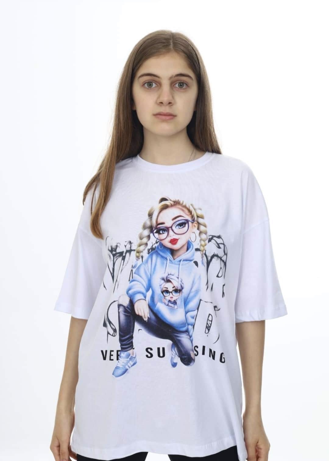 T-shirt oversize dziewczyna zdjęcie 1