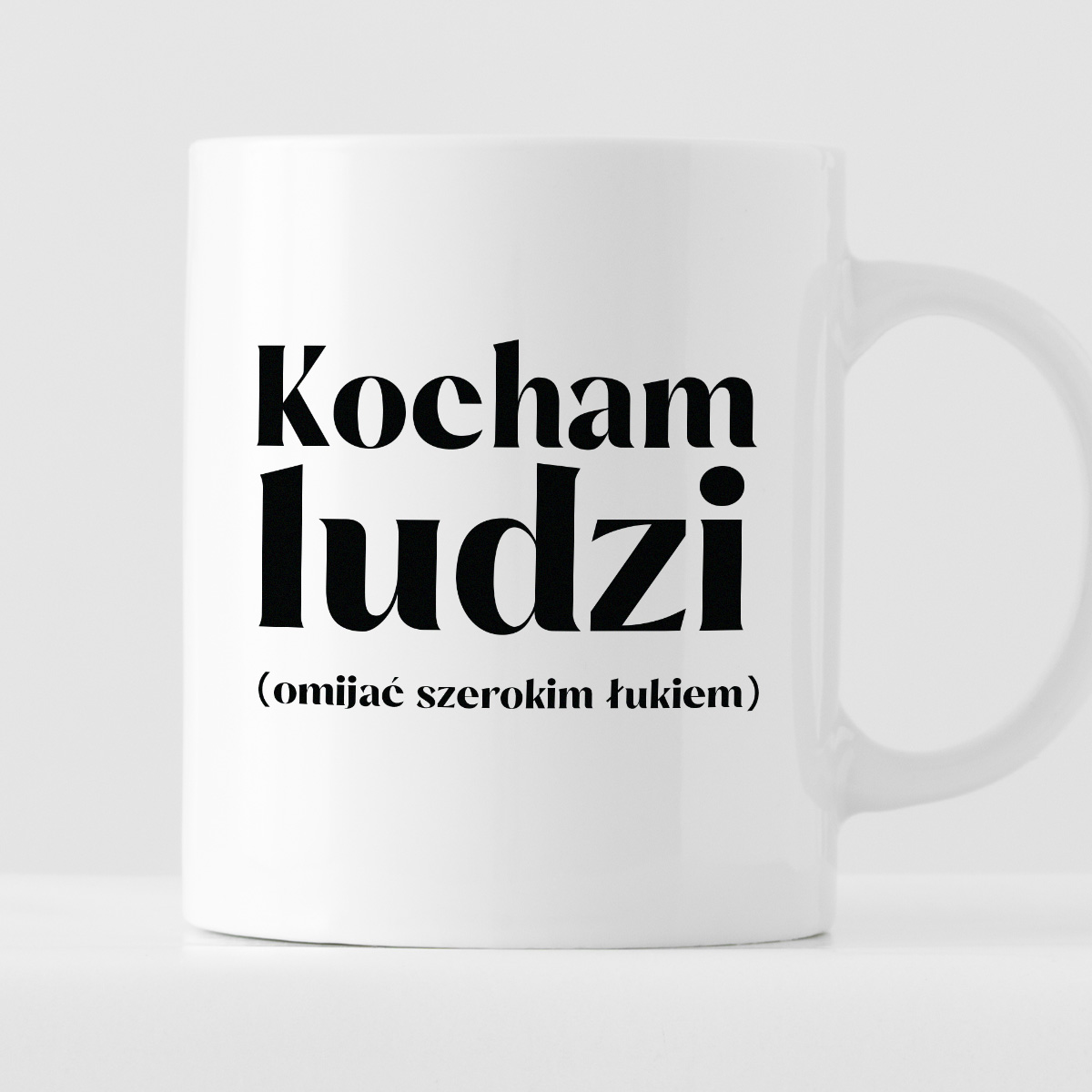 Kubek z nadrukiem "Kocham ludzi (omijać szerokim łukiem)" zdjęcie 1