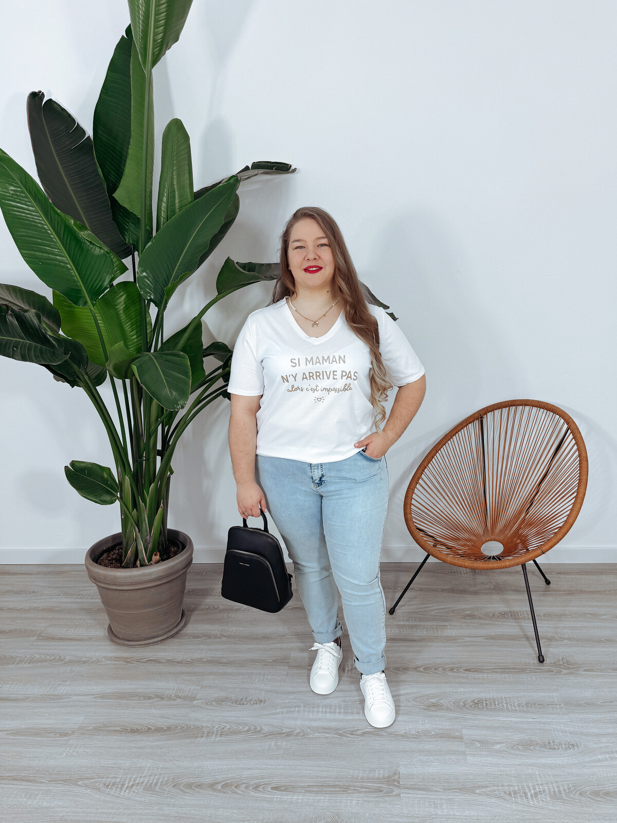 T-shirt ze złotym napisem ROSY  zdjęcie 2