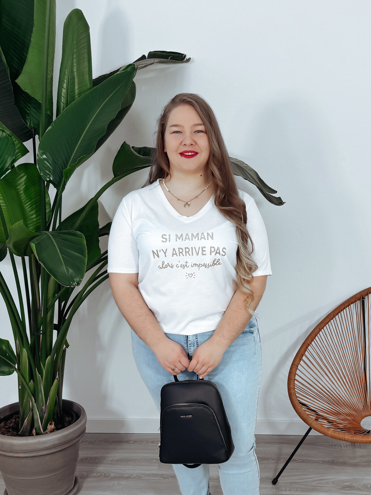 T-shirt ze złotym napisem ROSY  zdjęcie 1