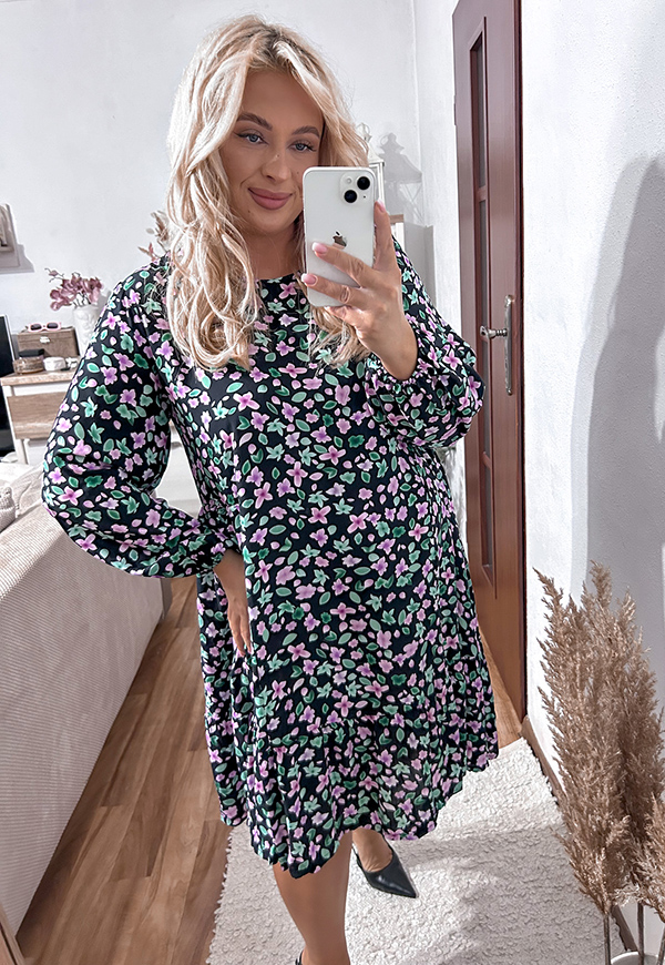 JULIA SUKIENKA PLUS SIZE PRZED KOLANO O FASONIE OVERSIZE. CZARNA W FIOLETOWE KWIATY 01 - włoski zdjęcie 3