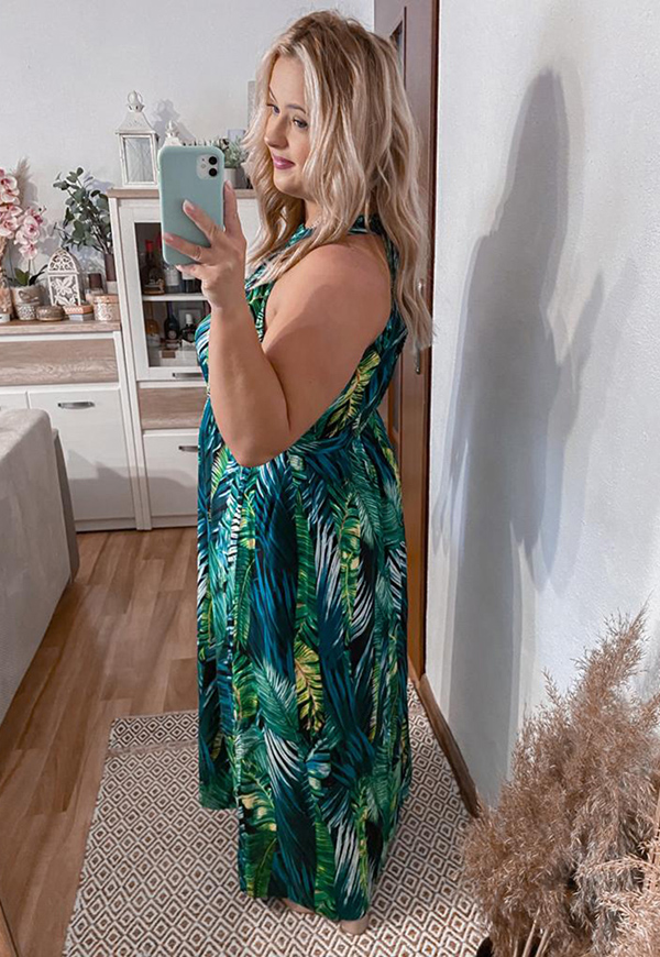 NAOMI DŁUGA SUKIENKA PLUS SIZE NA RAMIĄCZKACH WE WZORY. ZIELONE LIŚCIE 02 - produkt import zdjęcie 4