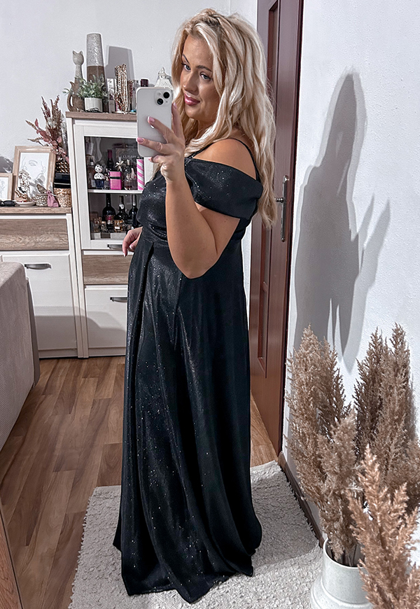 VIKTORIA SHINE MAXI SUKIENKA BŁYSZCZĄCA DŁUGA Z OZDOBNYMI RAMIĄCZKAMI PLUS SIZE. CZARNA - produkt polski zdjęcie 3