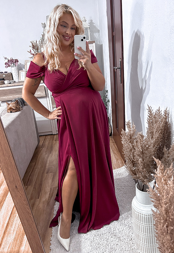 VIKTORIA MAXI SUKIENKA DŁUGA Z OZDOBNYMI RAMIĄCZKAMI PLUS SIZE. BORDOWA - produkt polski zdjęcie 1