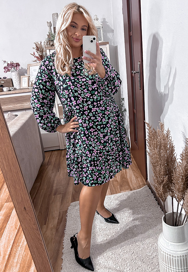 JULIA SUKIENKA PLUS SIZE PRZED KOLANO O FASONIE OVERSIZE. CZARNA W FIOLETOWE KWIATY 01 - włoski zdjęcie 2