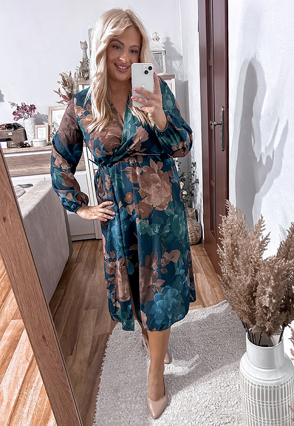 NADINE SUKIENKA PLUS SIZE KOPERTOWA MIDI W KWIATY. NIEBIESKA 06 - włoski zdjęcie 3