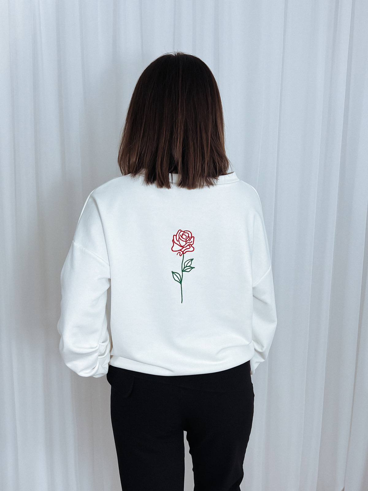 Bluza z haftowaną różą na plecach LINDA ♡ zdjęcie 2