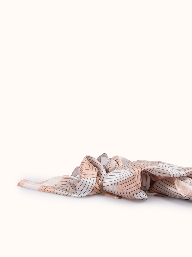 Jacquard silk scarf with geometric patterns, 50 cm x 170 cm-  s04sz100 image 4