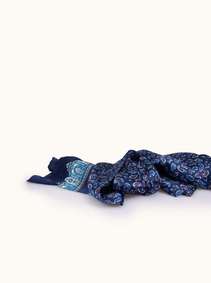 Exclusive men's navy blue silk scarf in paisleye 25 cm x 160 cm image 3