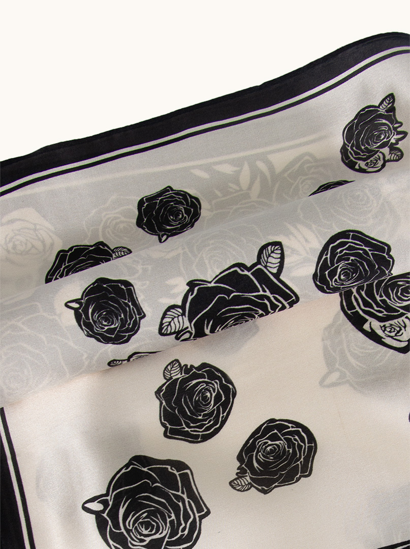 Silk scarf in roses 70 cm x 70 cm image 3