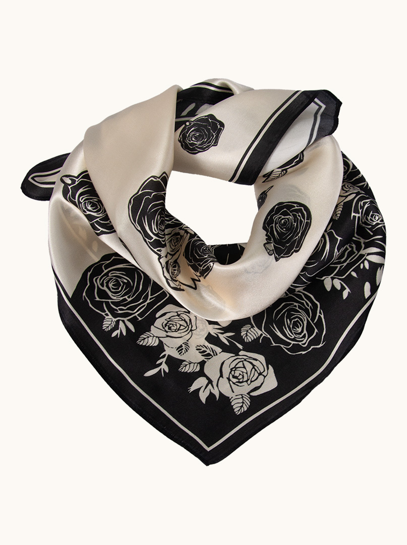 Silk scarf in roses 70 cm x 70 cm image 1