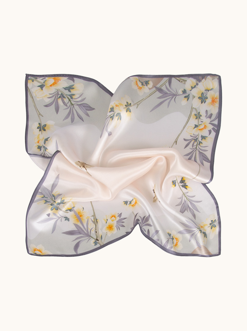 Silk gavroche with yellow flowers motif 53x53 cm image 3