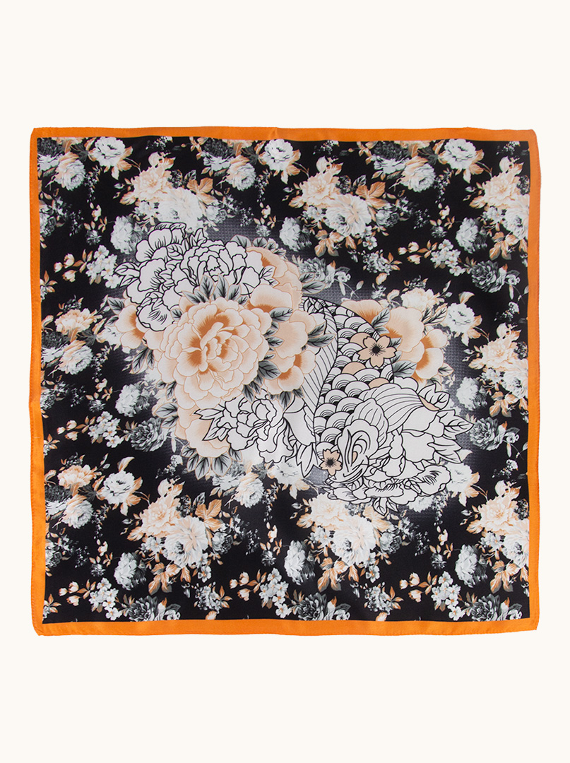 Jedwabna czarna gawroszka w kwiaty, z pomarańczową obramówką 53x53 cm zdjęcie 2