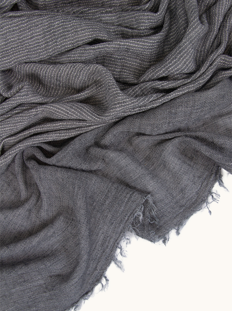 Light grey shawl 90 cm x 210 cm image 4