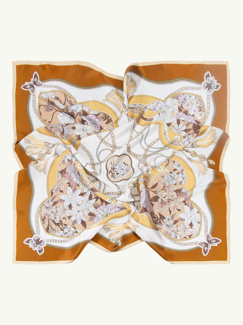 Apaszka jedwabna w odcieniach beżu z kwiatowym motywem i ozdobnymi łańcuchami 90 cm x 90 cm zdjęcie 1