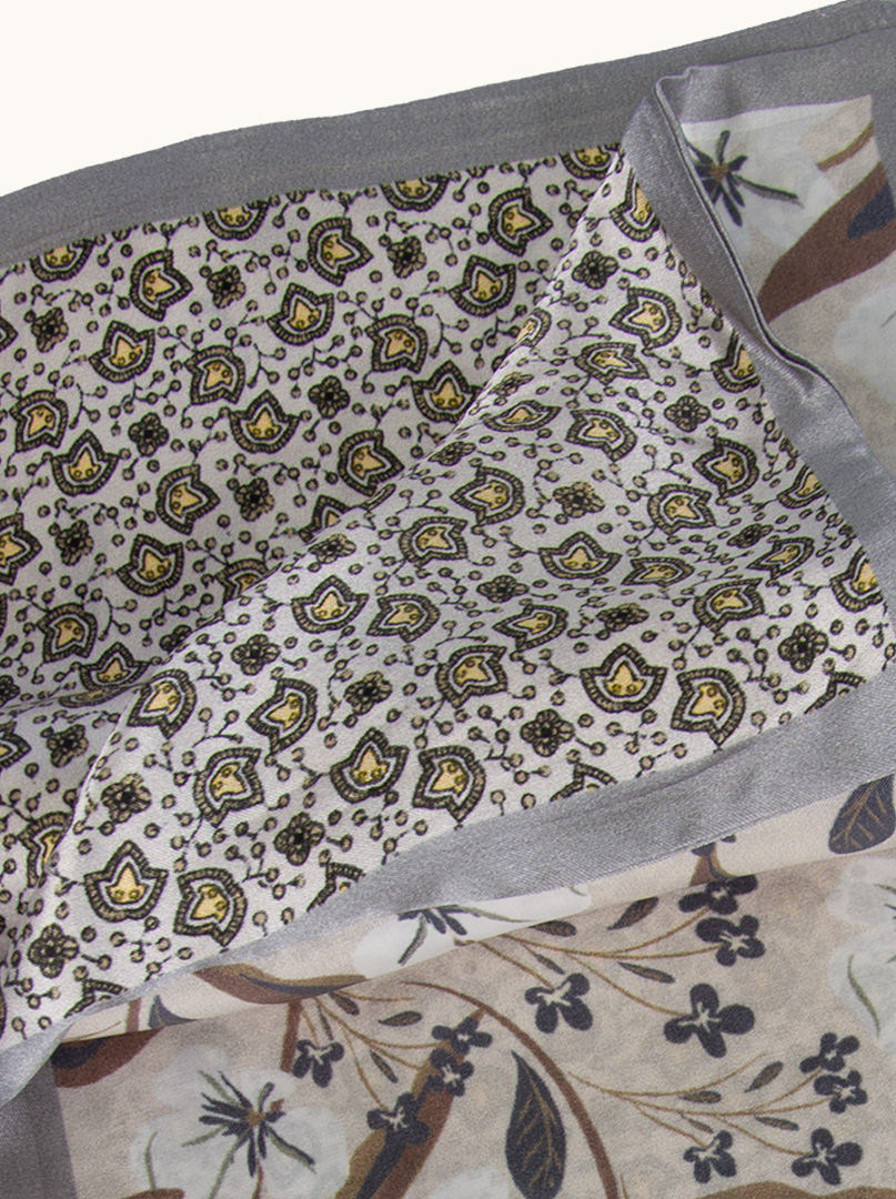 Double-sided narrow shawl made of double silk gray with white flowers 16cm x145cm image 3