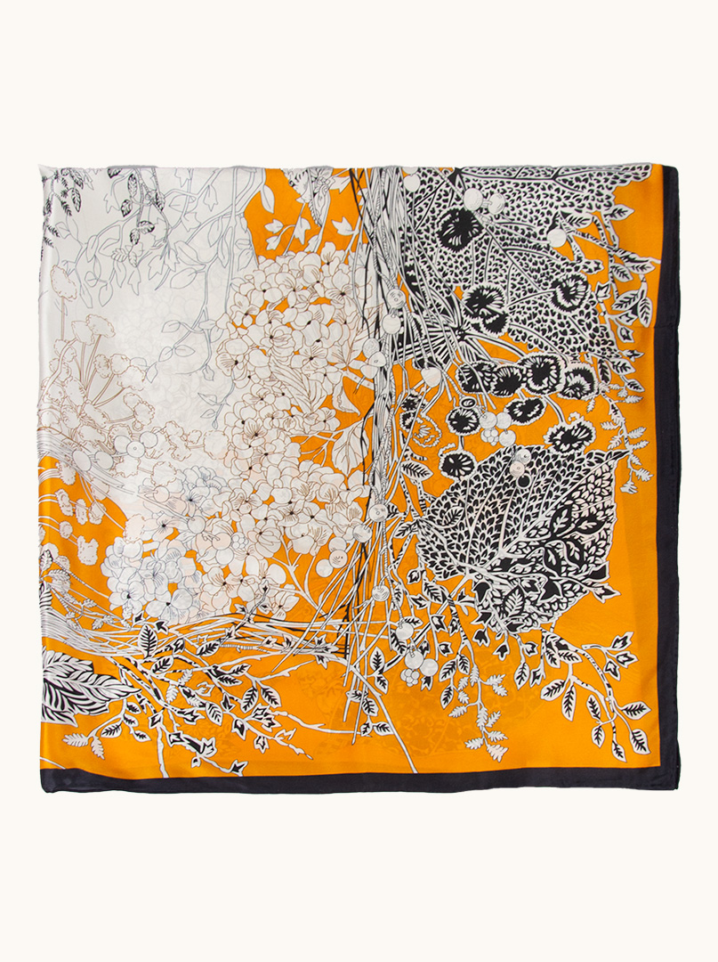 Duża chusta jedwabna z motywami roślinnymi na pomarańczowym tle 110cm x 110cm zdjęcie 1