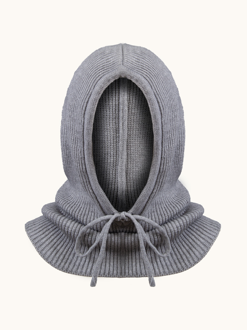 Fitted white hood with wool binding image 1