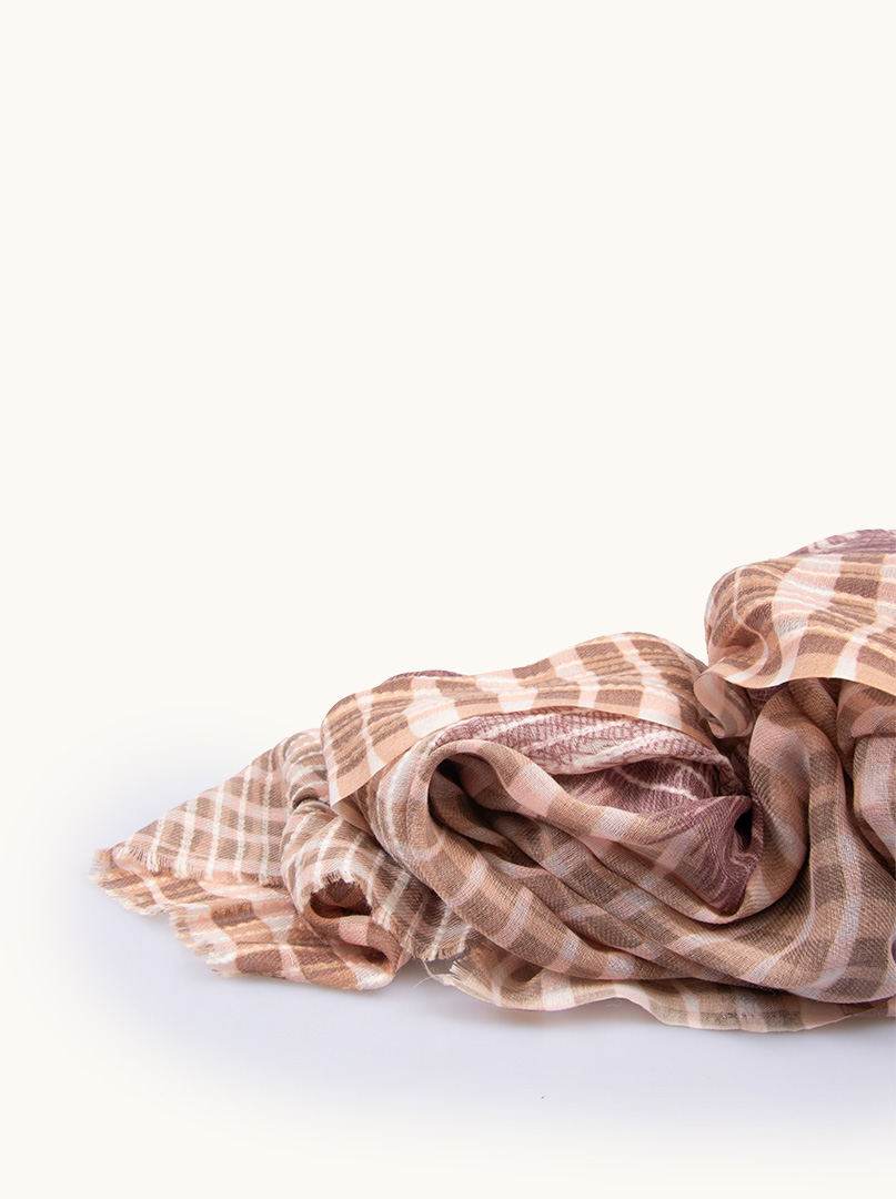 Lightweight shawl in brown check 100 cm x 190 cm image 2