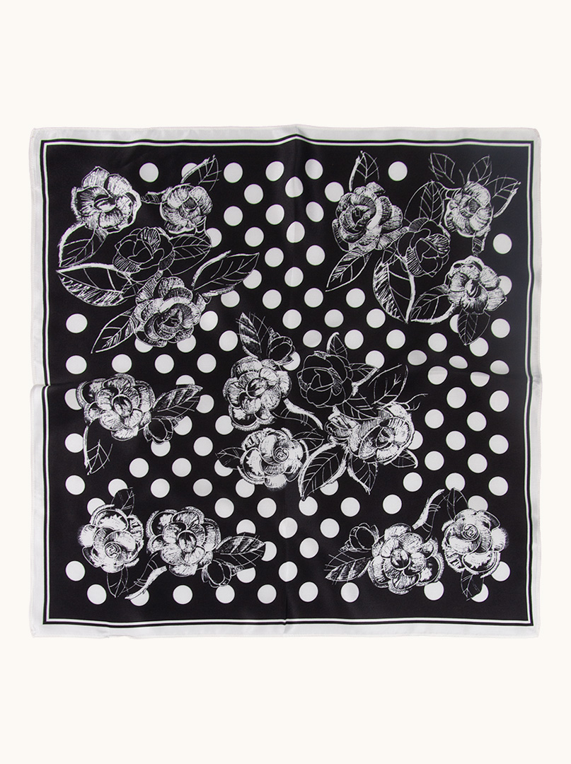 Mała jedwabna gawroszka kremowa w czarne róże 53x53 cm image 2
