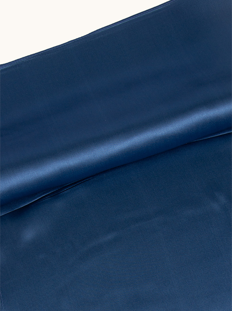 Apaszka z jedwabiu  gładka niebieska 70 cm x  70 cm zdjęcie 4