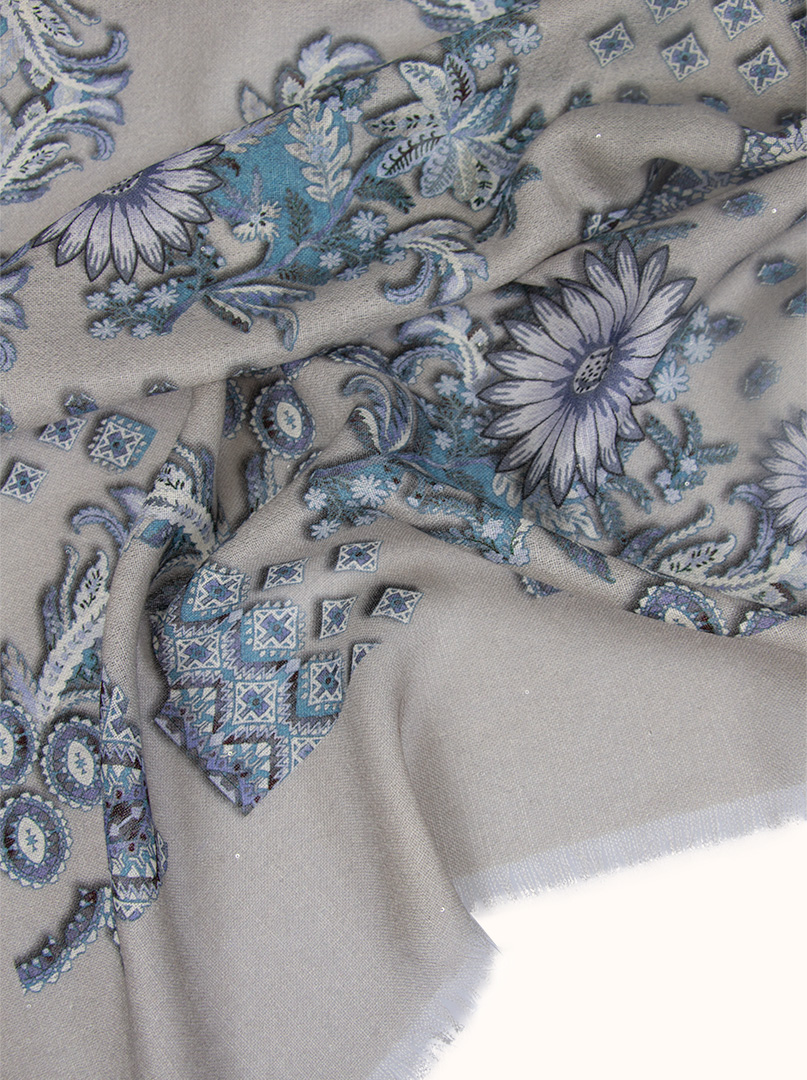 Delicate scarf 100% wool, gray with ethnic patterns, 95 cm x 200 cm image 4