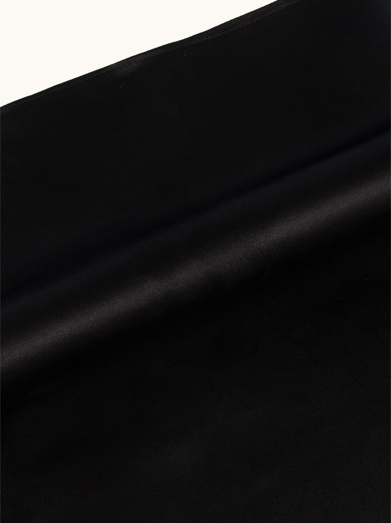 Apaszka z jedwabiu gładka czarna 70 cm x 70 cm - Allora zdjęcie 4