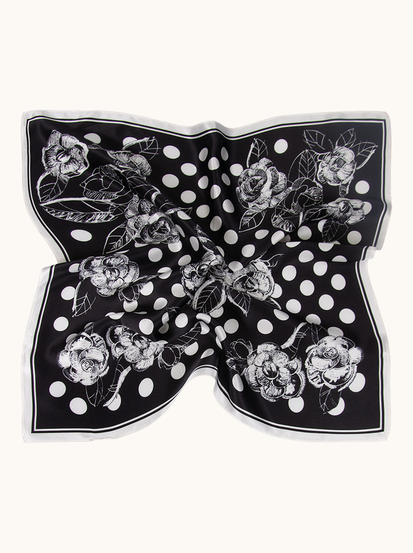 Mała jedwabna gawroszka biała w czarne róże i grochy  53x53 cm zdjęcie 3