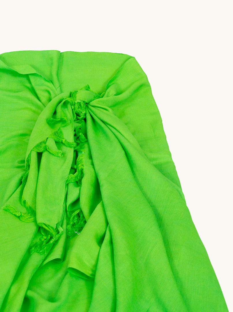 Pareo zielone z frędzlami 100 cm x 180 cm zdjęcie 2