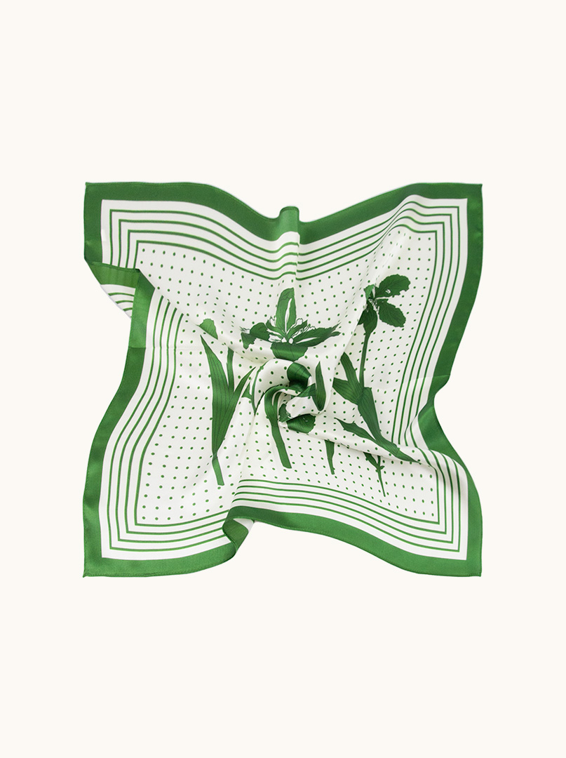 Mała apaszka jedwabna gawroszka kremowa w zielone  kwiaty 53x53 cm zdjęcie 3