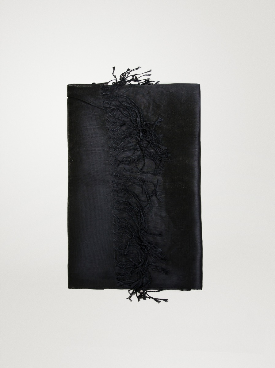 Black evening scarf with shiny thread - Allora image 2