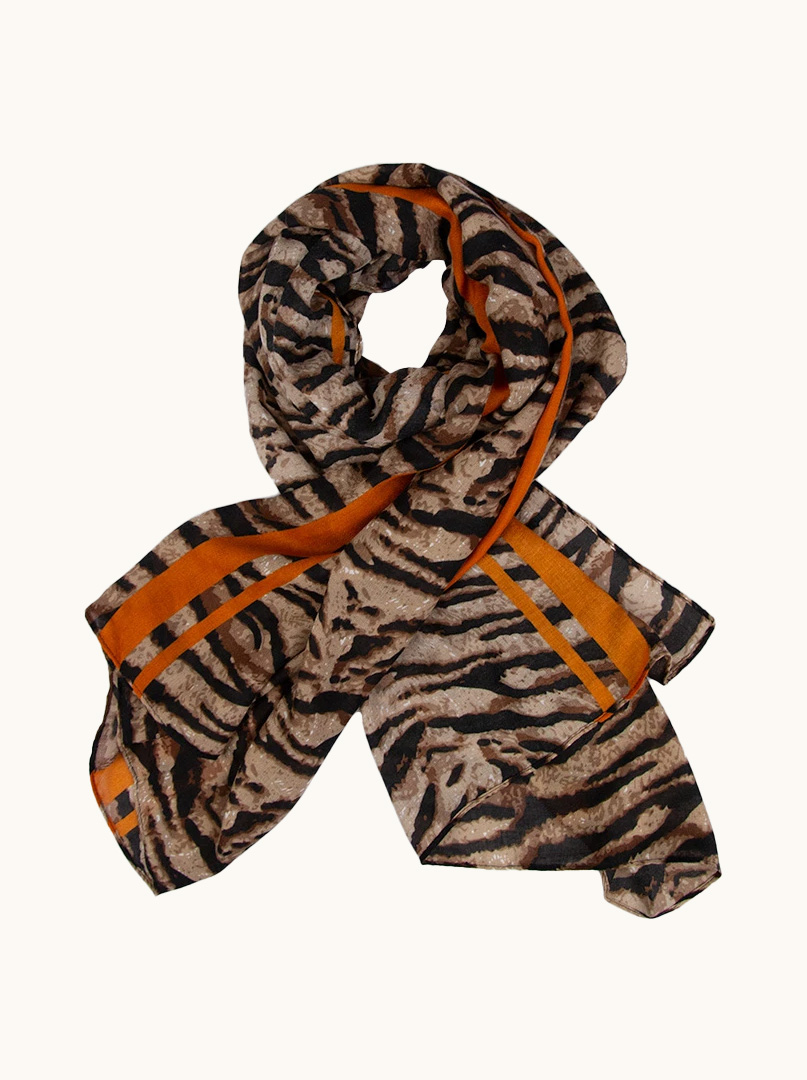 Scarf with pattern image 1