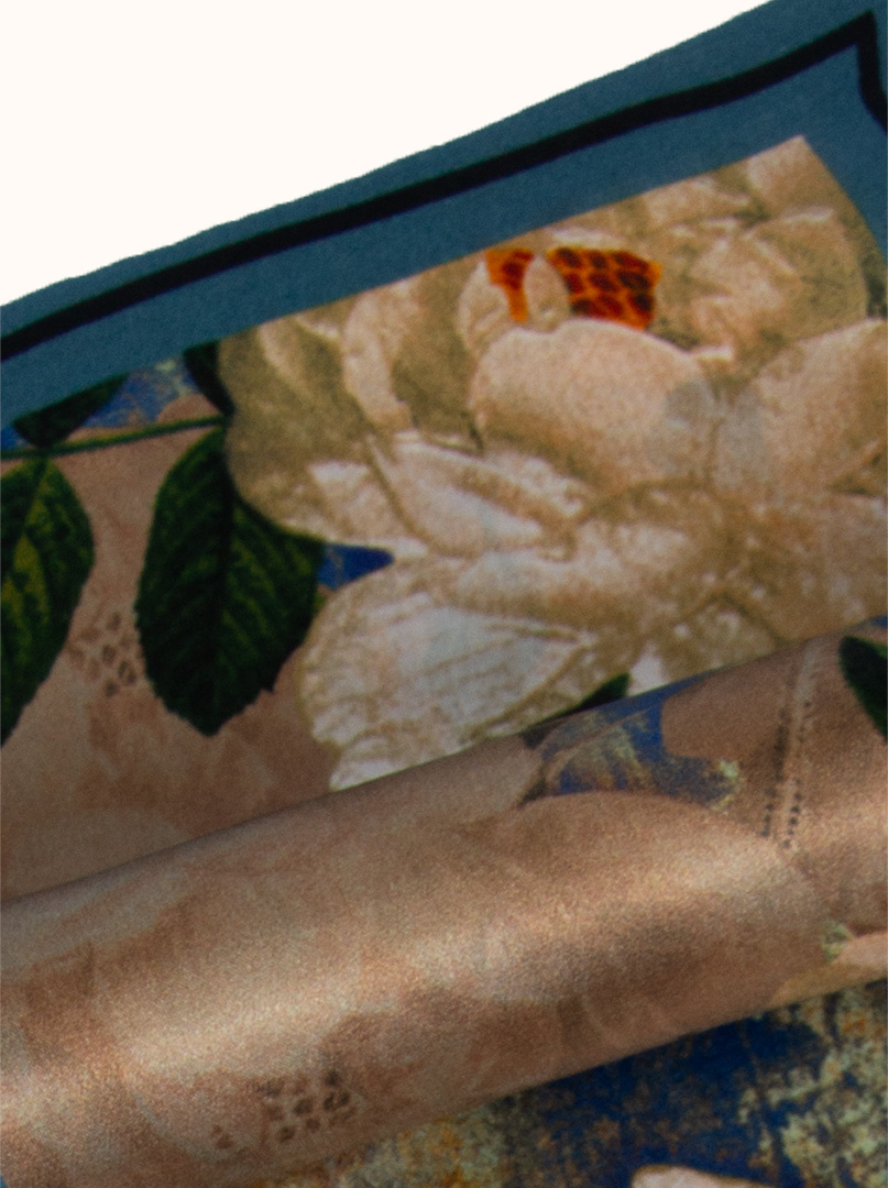 Dwustronny wąski szal z podwójnego jedwabiu  w malowane kwiaty 16x145cm zdjęcie 2