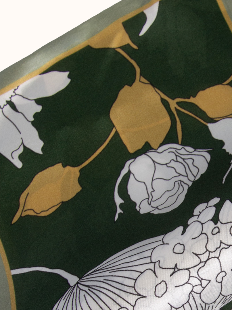 Dwustronny wąski szal z podwójnego jedwabiu  zielony w białe kwiaty 16x145cm zdjęcie 2
