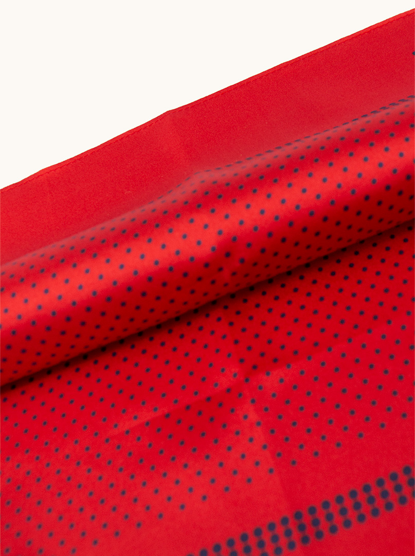 Jedwabna poszetka damska czerwona w kropki 32 cm x 32 cm PREMIUM zdjęcie 2