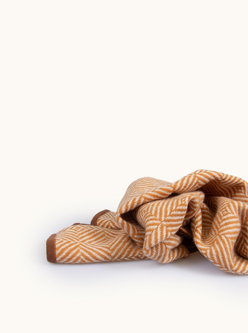 Ciepły ekskluzywny kaszmirowy szal beżowo-brązowy   27 cm x 140 cm PREMIUM zdjęcie 3