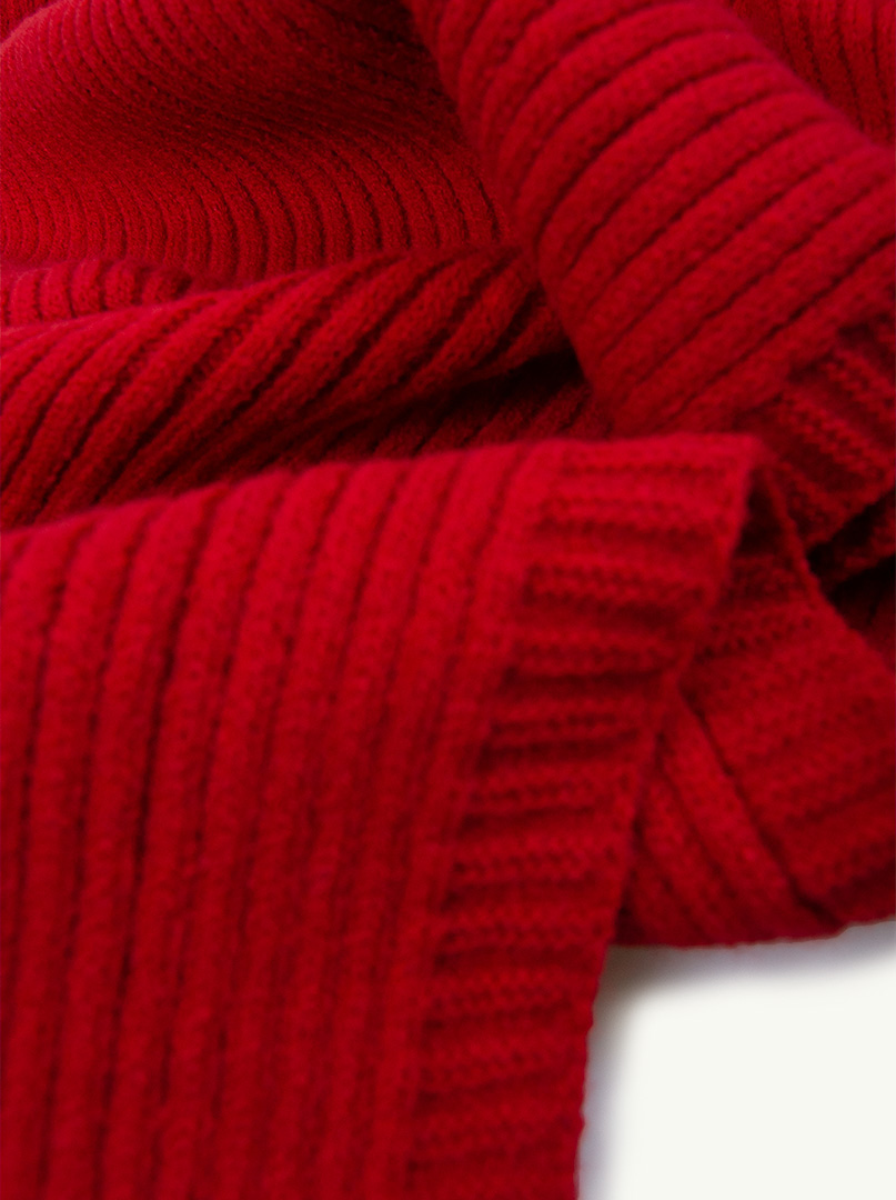 Gładki ciepły szalik prążkowany w kolorze czerwonym zdjęcie 4