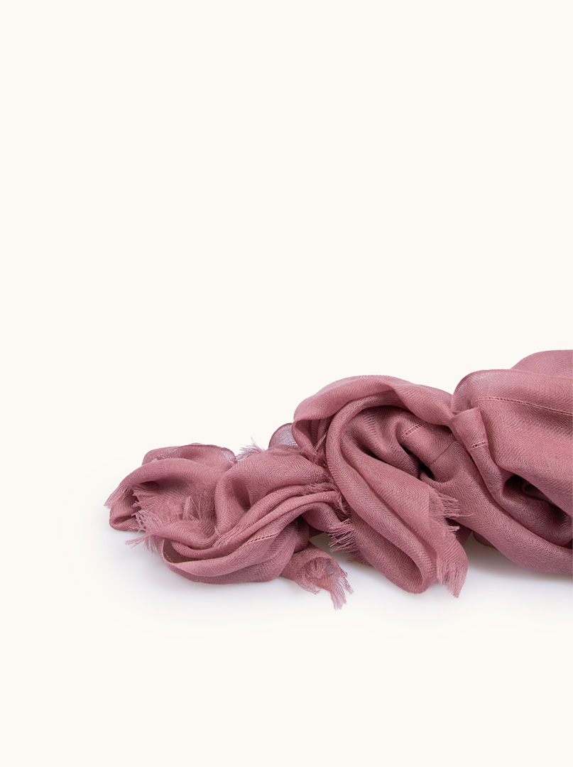 Ekskluzywny szal kaszmirowy w kolorze różowym 95 cm x 200 cm PREMIUM zdjęcie 4