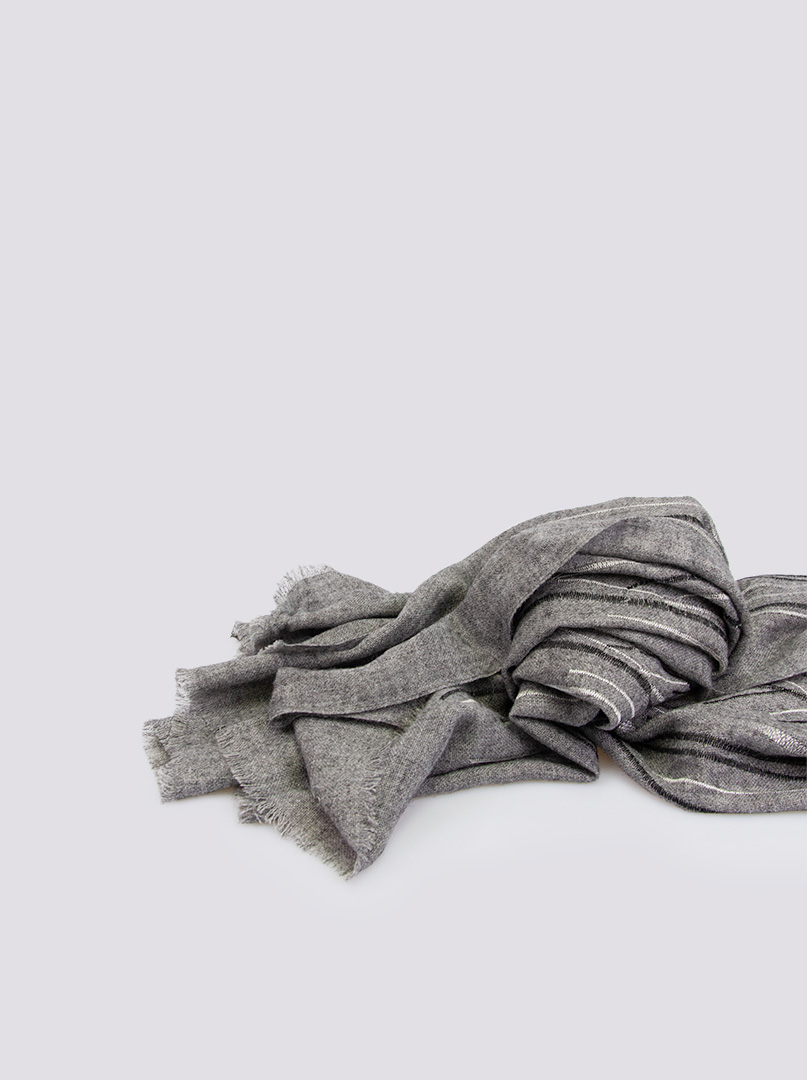 wool scarf image 3