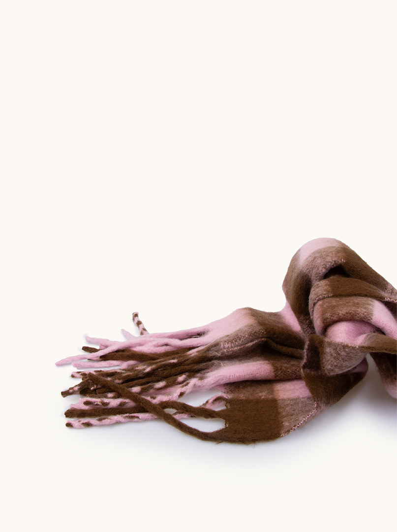 Gruby ciepły w kratę różowo-brązową z frędzlami  40 cm x 200 cm PREMIUM zdjęcie 4