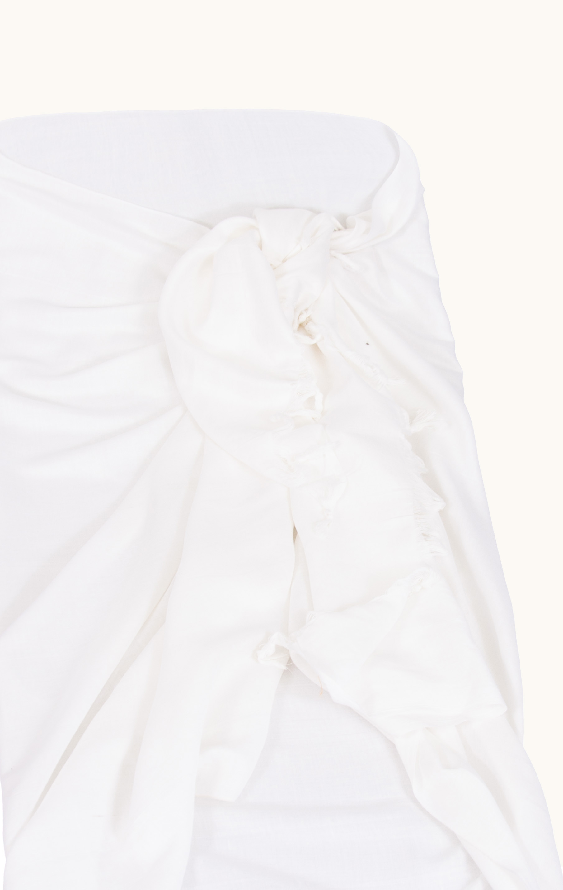 Pareo białe z frędzlami 100 cm x 180 cm zdjęcie 2
