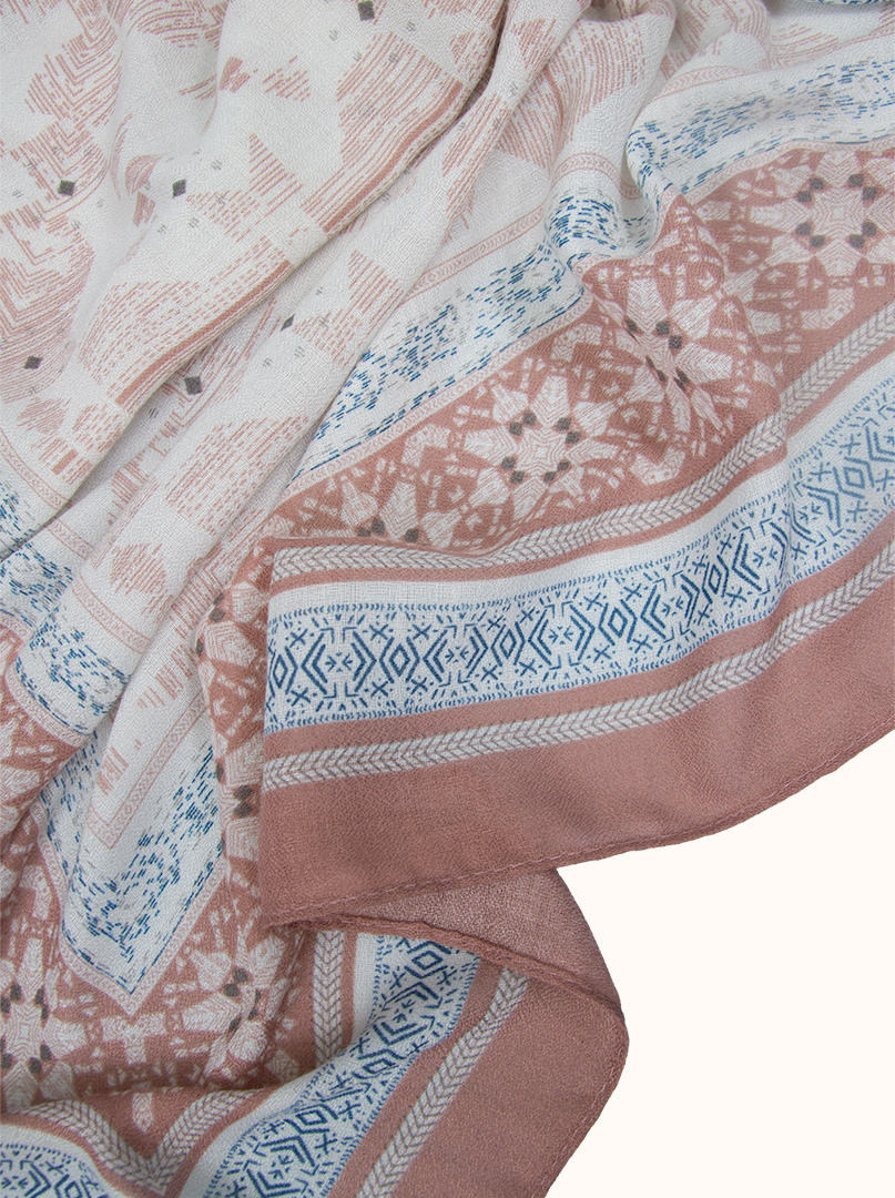 Light viscose scarf in shades of pink, 80 cm x 180 cm image 4
