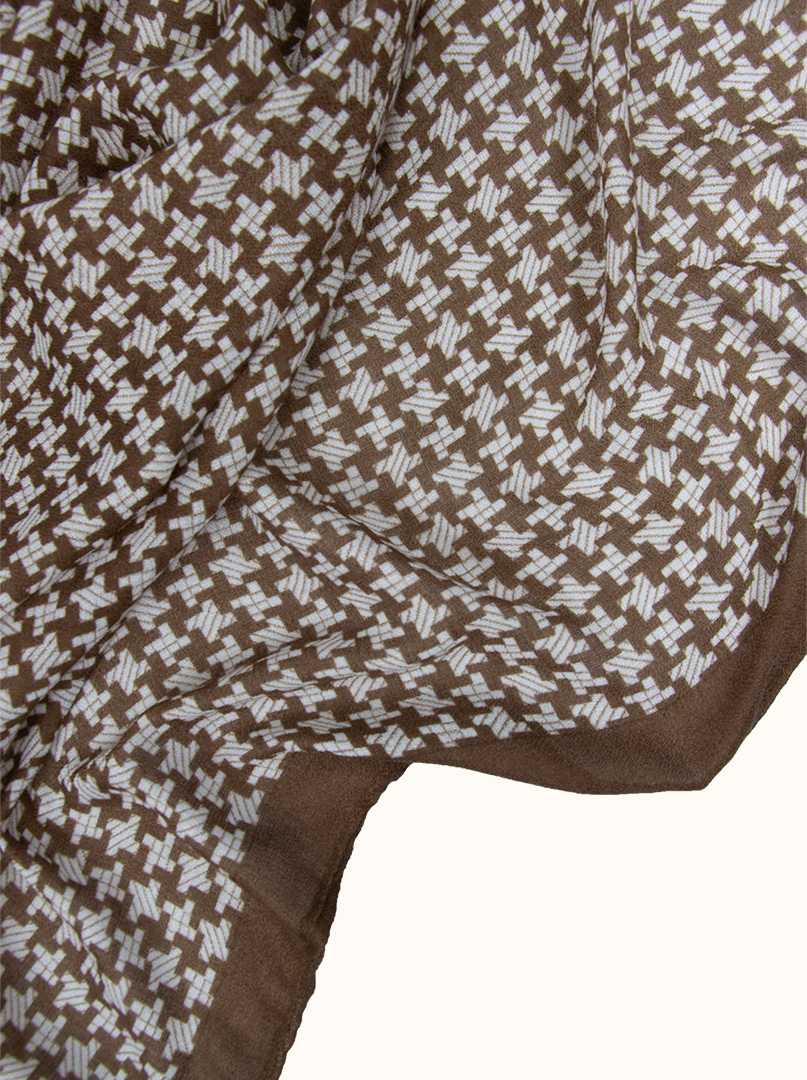 Light brown viscose scarf with a houndstooth pattern, 80 cm x 180 cm image 4