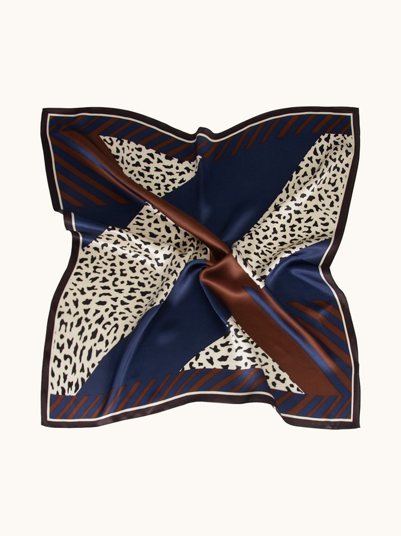 Silk scarf 70x70cm with an animal motif image 2