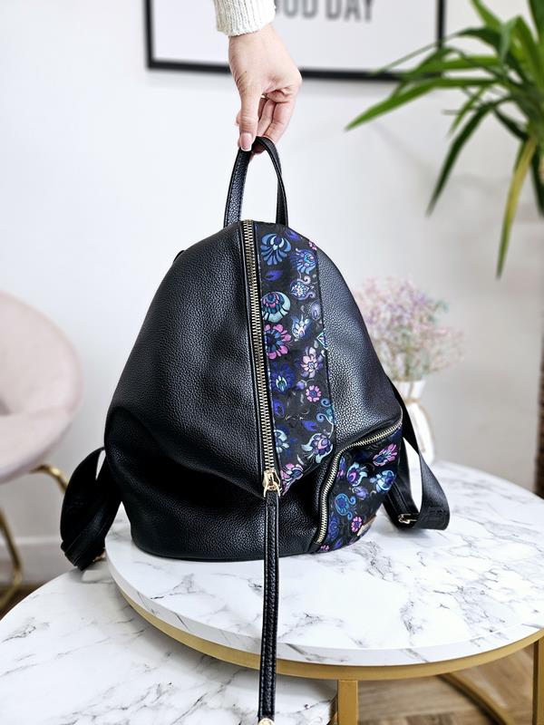 HIT świetny plecak Chiara w kolorze czarnym z dodatkiem kwiatowego printu zdjęcie 1