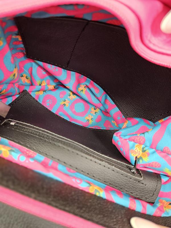 Piękna torebka EGO w kolorze różowym z rajską klapka i pomarańczową kieszonką zdjęcie 4