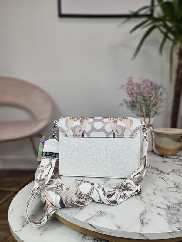 Piękna torebka EGO w kolorze białym z rajską klapką i beżową kieszonką zdjęcie 3
