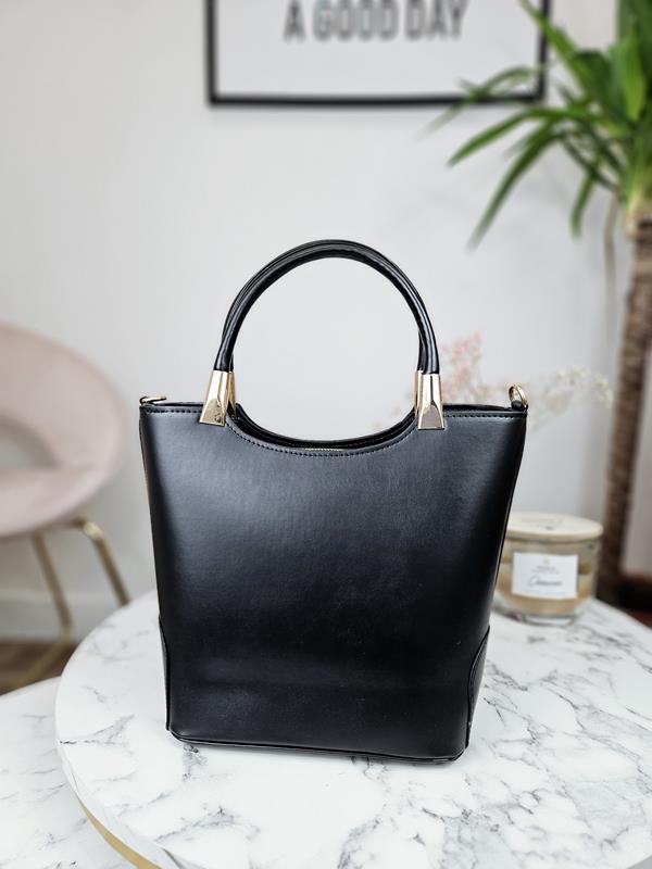 Piękny kuferek Laura Biaggi klasyk w kolorze czarnym matowym zdjęcie 3