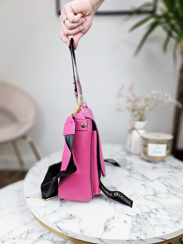 Różowa torebka Laura Biaggi z zamszową klapką i z paseczkami zdjęcie 2